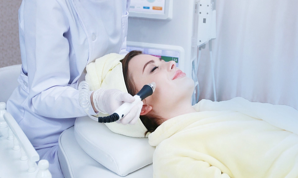 What Is the Difference Between Aquafacial and Hydrafacial